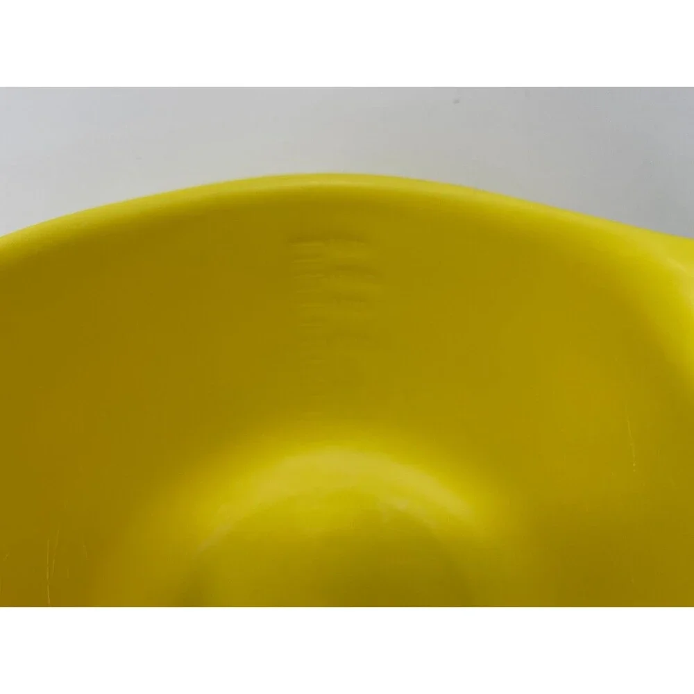 Vintage Rubbermaid 12 Cup/3 Quart Yellow Measuring Cup Batter Mixing Bowl #2663